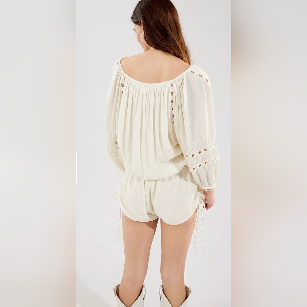Urban Outfitters UO Junie Long Sleeve Romper In Cream. Size XS. - Picture 2 of 12